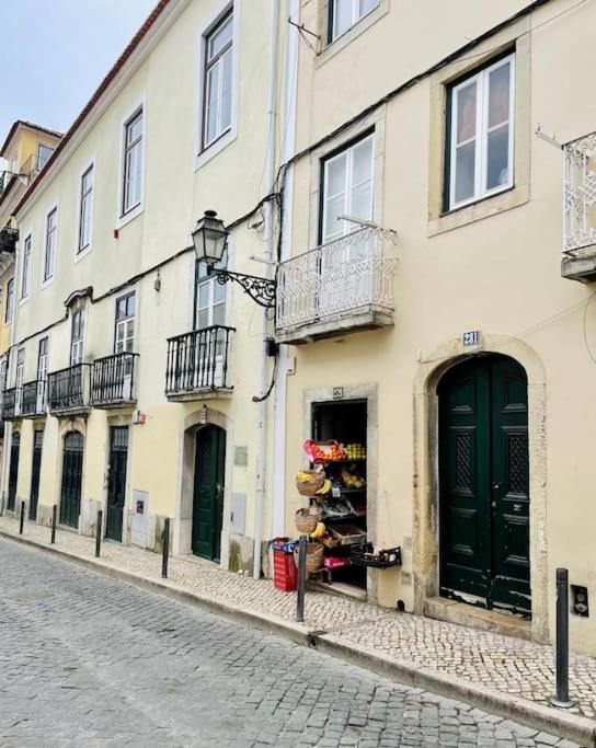 Apartment Stylish & Sunrise From Your Sofa - Stay! Lisbon